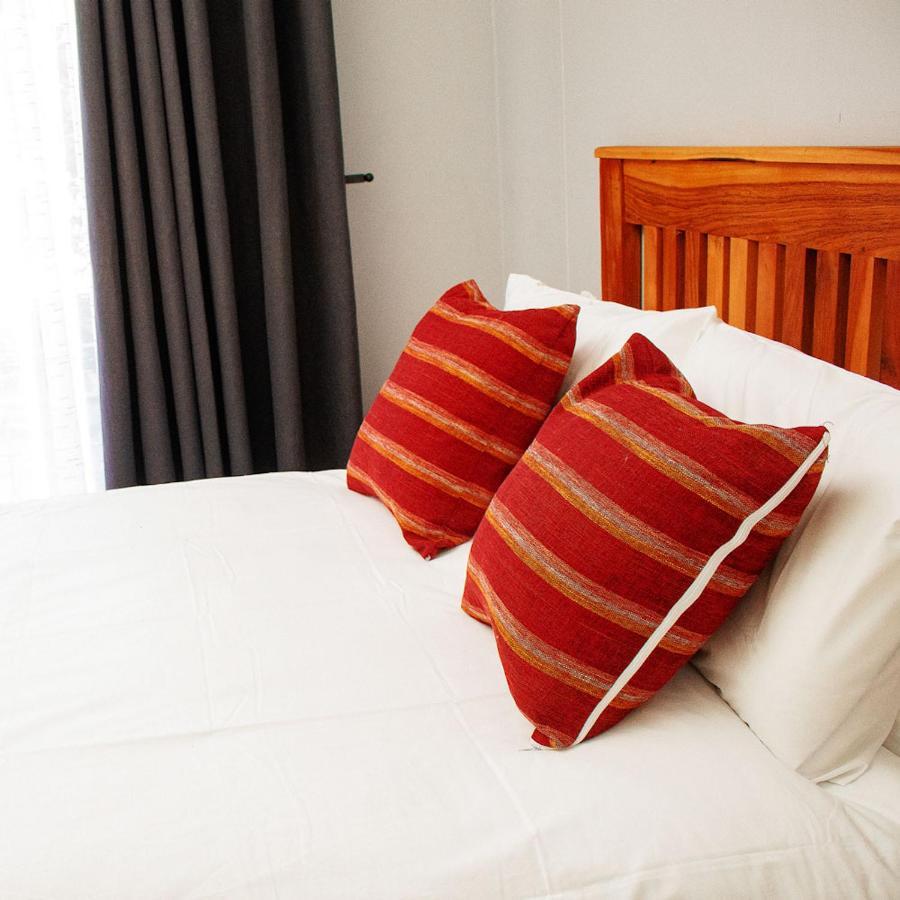 R Executive Apartments ฮาราเร ภายนอก รูปภาพ