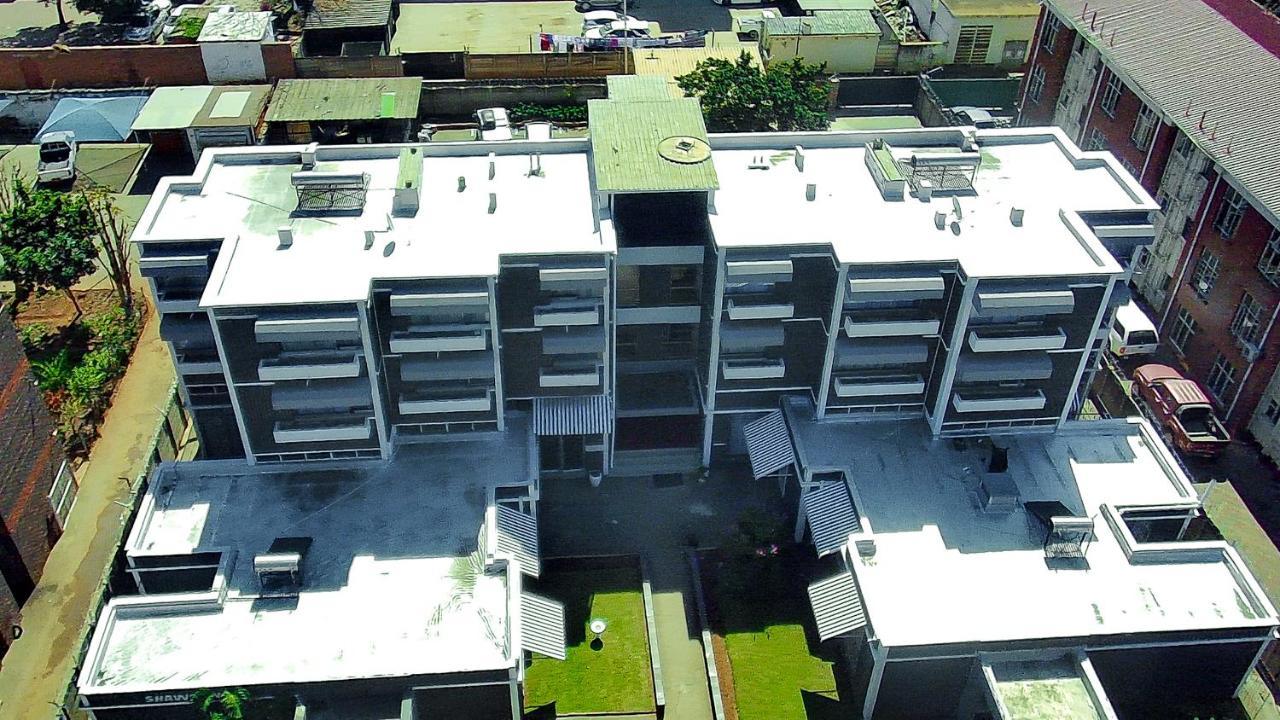 R Executive Apartments ฮาราเร ภายนอก รูปภาพ