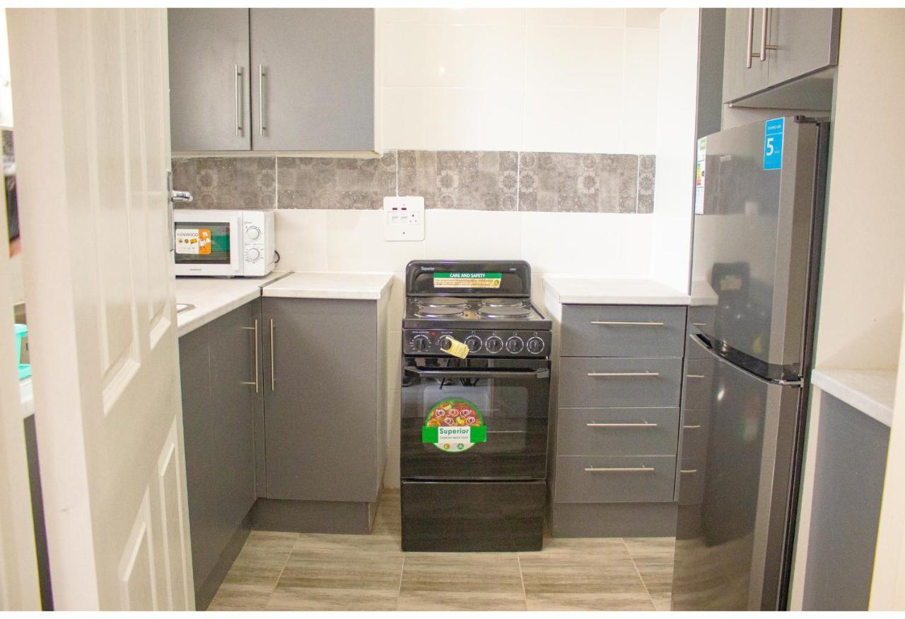 R Executive Apartments ฮาราเร ภายนอก รูปภาพ