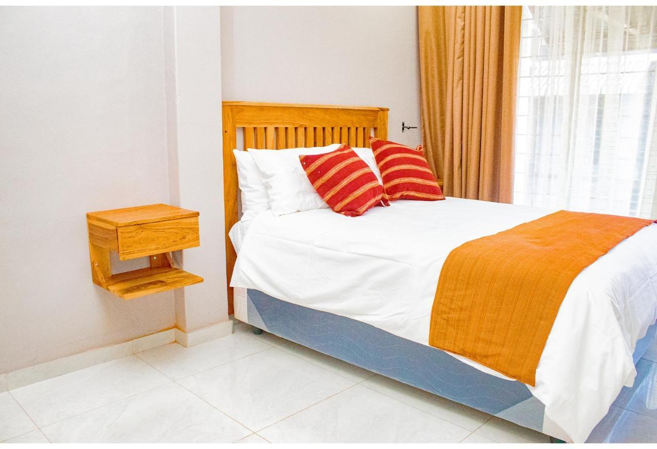 R Executive Apartments ฮาราเร ภายนอก รูปภาพ
