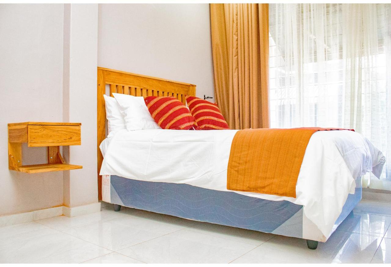 R Executive Apartments ฮาราเร ภายนอก รูปภาพ