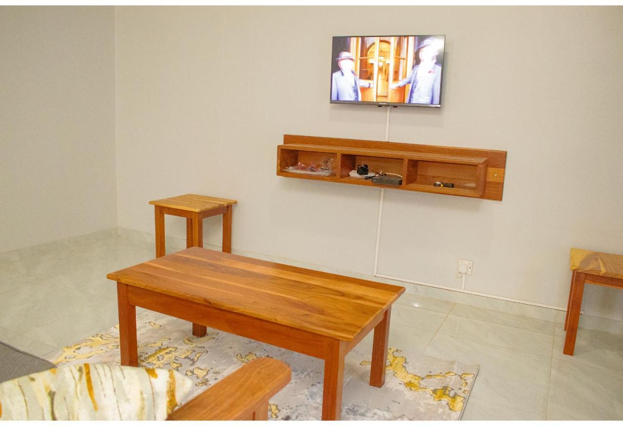 R Executive Apartments ฮาราเร ภายนอก รูปภาพ