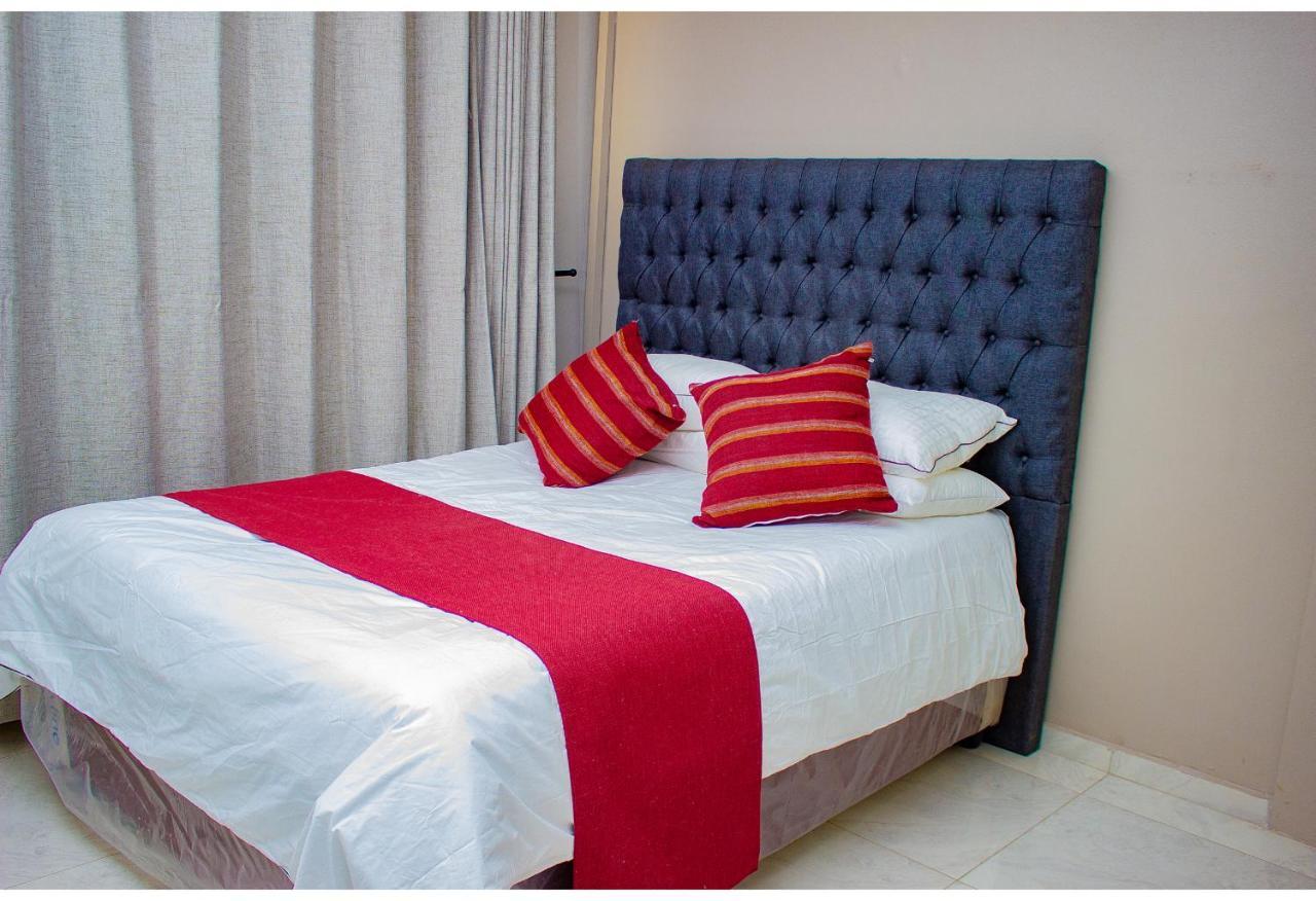 R Executive Apartments ฮาราเร ภายนอก รูปภาพ