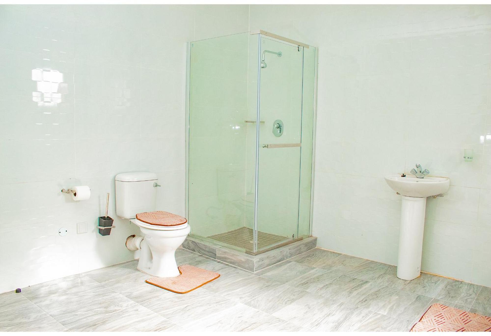 R Executive Apartments ฮาราเร ภายนอก รูปภาพ
