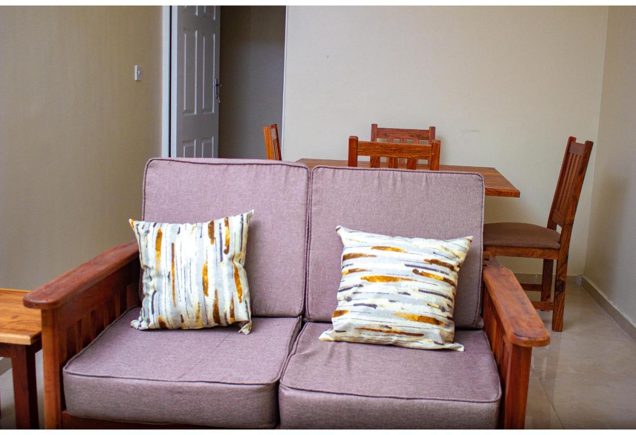 R Executive Apartments ฮาราเร ภายนอก รูปภาพ