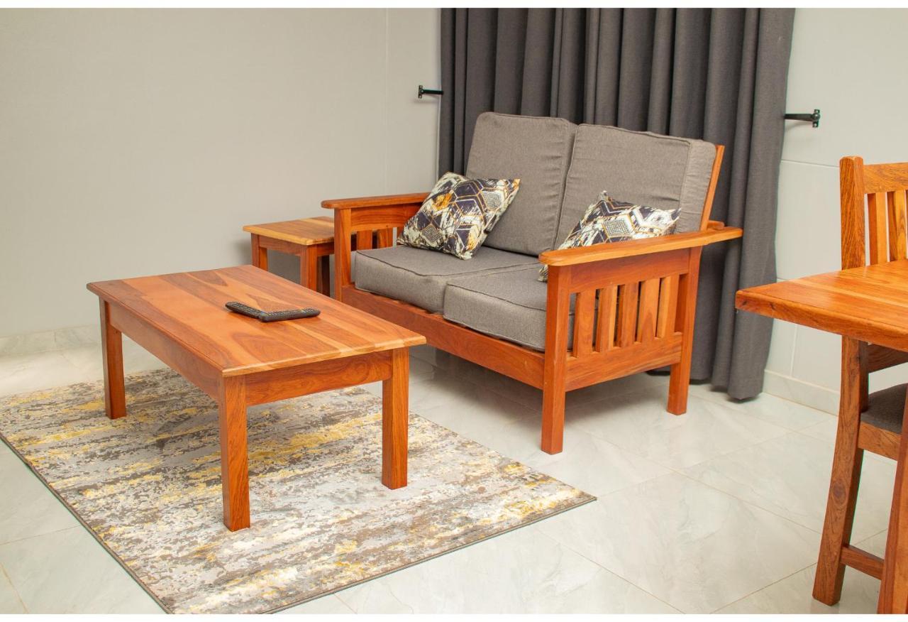 R Executive Apartments ฮาราเร ภายนอก รูปภาพ