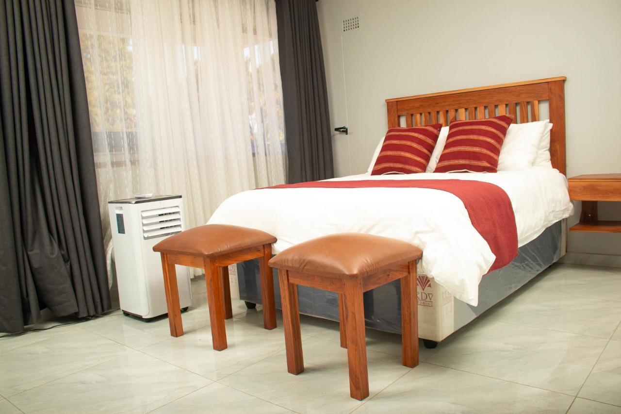 R Executive Apartments ฮาราเร ภายนอก รูปภาพ